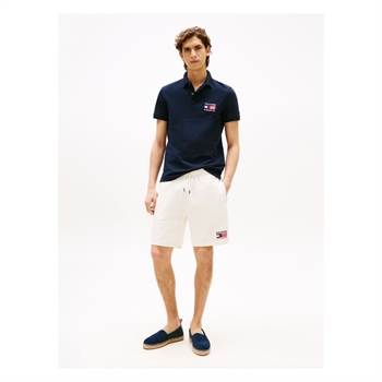 Stilrent og moderne navy polo fra Tommy Hilfiger med logo