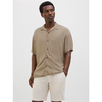 Stilfuld kortærmet skjorte i beige fra Jack & Jones
