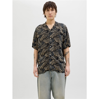 Kortærmet skjorte i tropisk print fra Jack & Jones