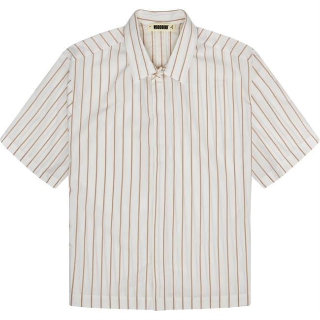 Lækker stribet kortærmet skjorte fra Woodbird i hvad og beige.
