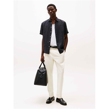 Flot sort sommer skjorte i hør fra Tommy Hilfiger.