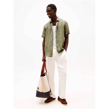 Lækker grøn sommer skjorte i hør fra Tommy Hilfiger.