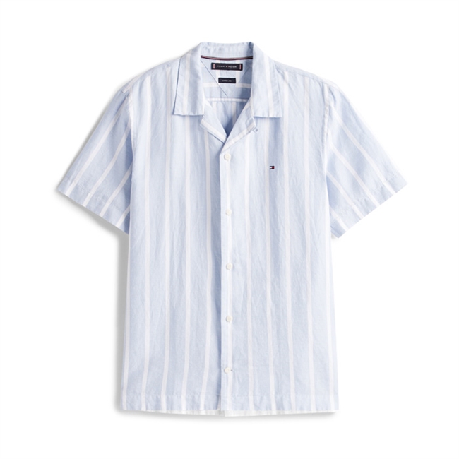 Stribet kortærmet skjorte i lyseblå fra Tommy Hilfiger med logo