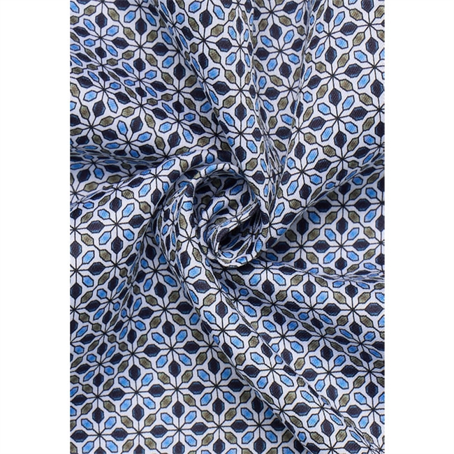 Pæn modern fit skjorte i blå med mønster fra Eterna