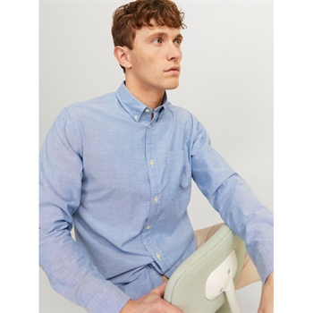 Klassisk lys blå oxford skjorte fra Jack & Jones.
