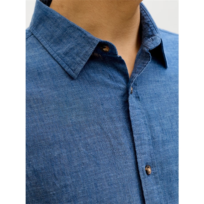 Moderne navy skjorte fra Jack & Jones