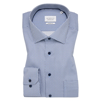 Pæn modern fit skjorte med blåt og hvidt mønster fra Eterna