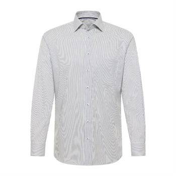 Pæn hvidstribet skjorte i modern fit fra Eterna