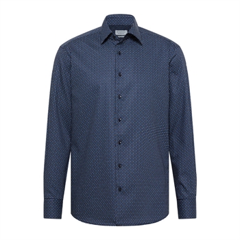 Pæn modern fit skjorte med navy mønster fra Eterna