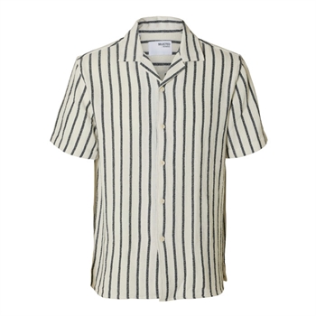 Sommerlig stribet skjorte i off white & navy fra Selected