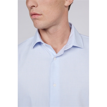 Klassisk små mønstret skjorte i lyseblå fra Matinique.