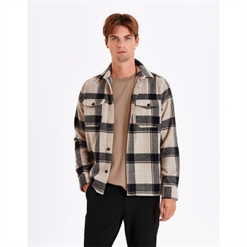 Ternet Overshirt fra Les Deux