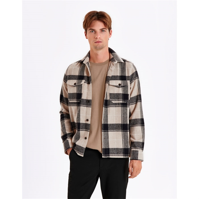 Ternet Overshirt fra Les Deux