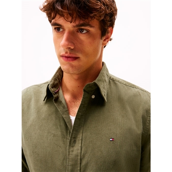 Moderne pæn skjorte i army grøn fra Tommy Hilfiger
