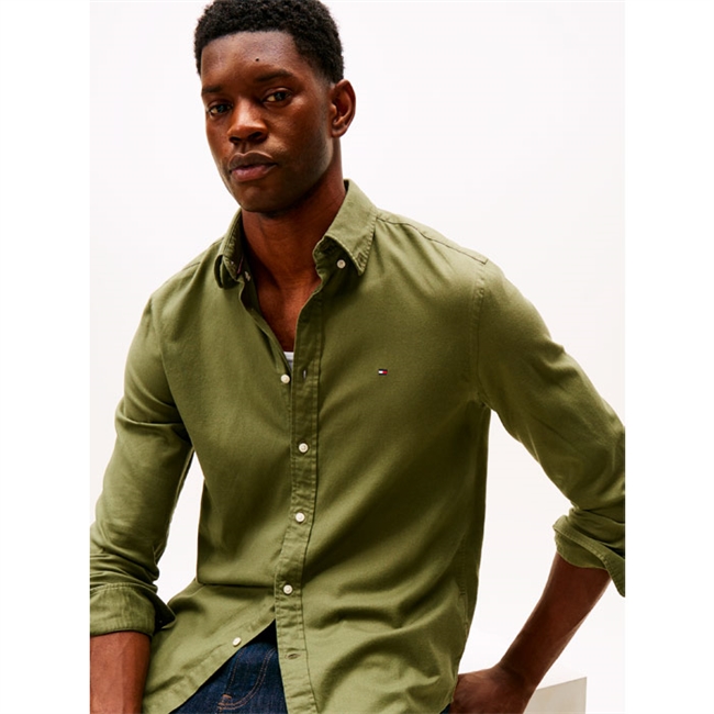 Moderne fløjls skjorte i army grøn fra Tommy Hilfiger