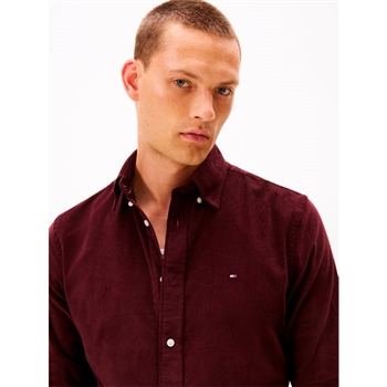 Moderne fløjls skjorte i bordeaux fra Tommy Hilfiger