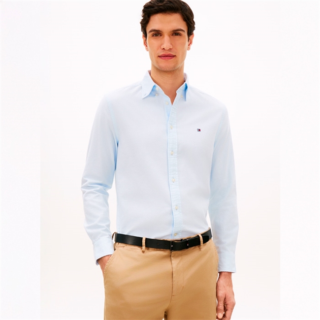 Moderne skjorte i lyseblå fra Tommy Hilfiger