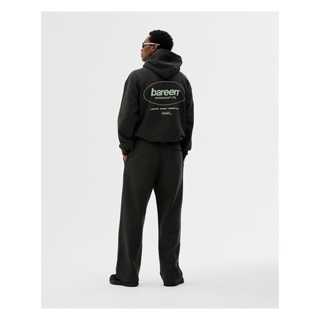 Smart oversized hoodie i sort fra Bareen med print på ryggen