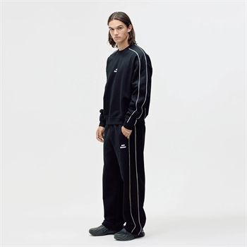 Bareen Oversized Logo Crewneck Sort
