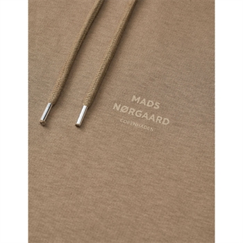 Pæn basic hoodie i brun med logo fra Mads Nørgaard