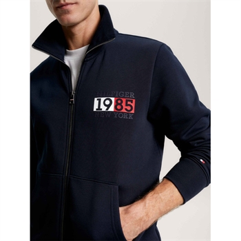 Lækker gennem lynet blå sweatshirt fra Tommy Hilfiger.