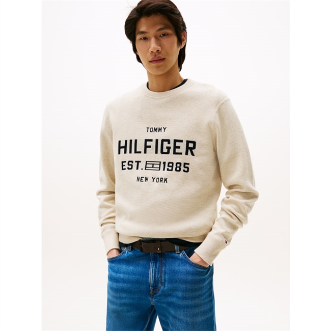 Pæn crew neck strik i beige fra Tommy Hilfiger