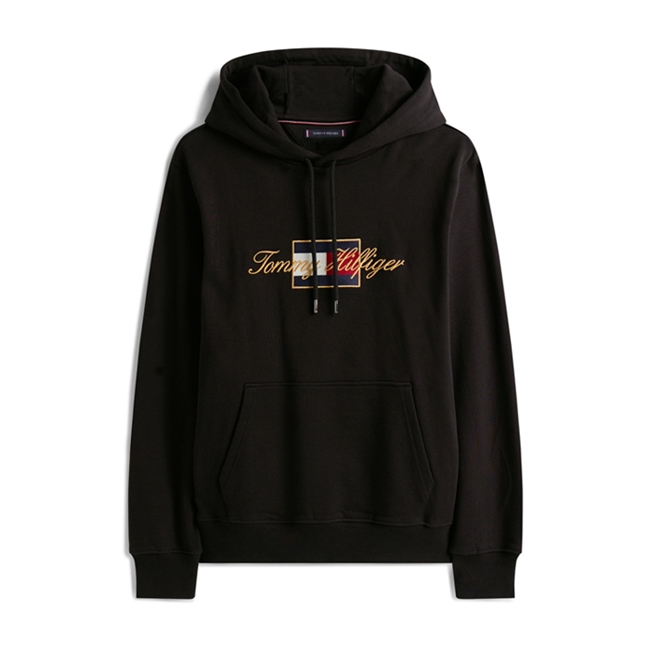 Lækker sort hoodie med logo og unikke detaljer fra Tommy Hilfiger