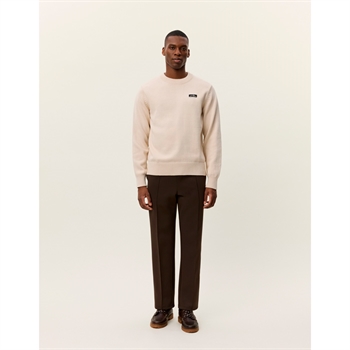 Flot sandfarvet crewneck strik fra Les Deux med logo