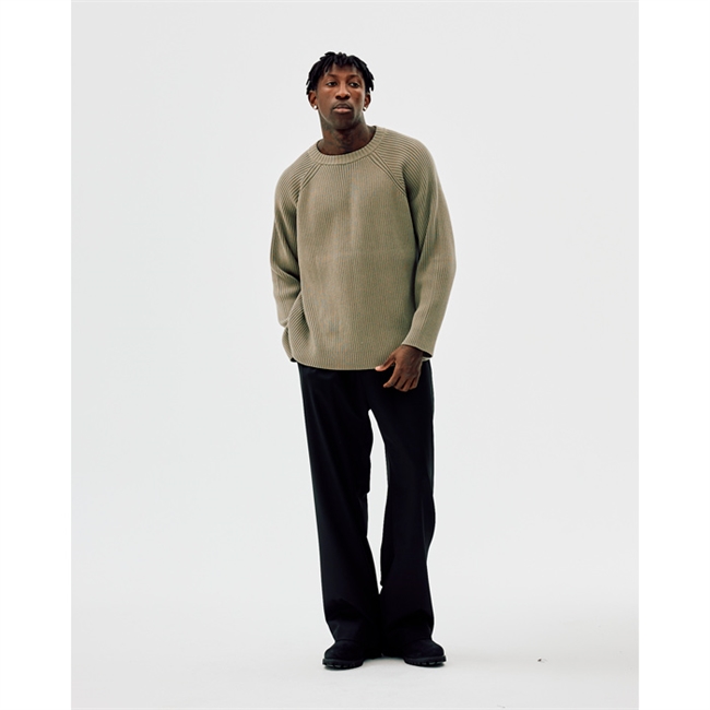 Stilren oversized strik med raglan ærmer i grøn fra Bareen