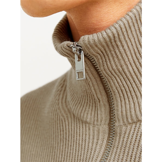 Lækker half-zip strik i beige fra Jack & Jones