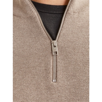 Moderne half-zip strik i sandfarve fra Jack & Jones