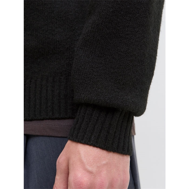 Pæn og enkel strik i sort fra Jack & Jones