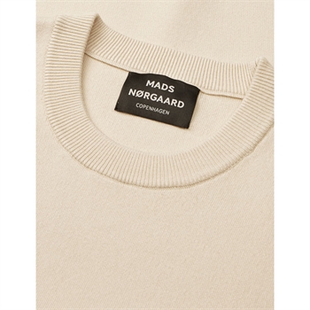 Pæn sandfarvet strik fra Mads Nørgaard