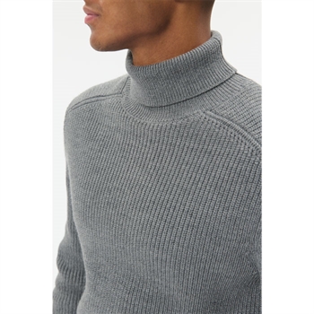 Pæn rullekrave strik i grå fra Matinique