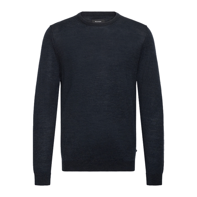 Pæn og enkel strik i navy fra Matinique