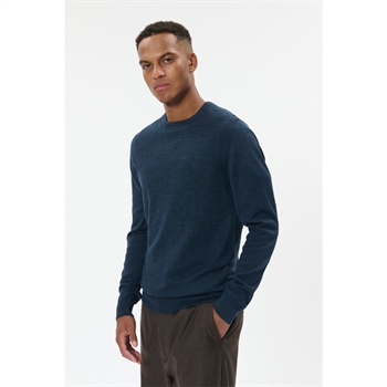 Pæn og enkel strik i mellemblå farve fra Matinique