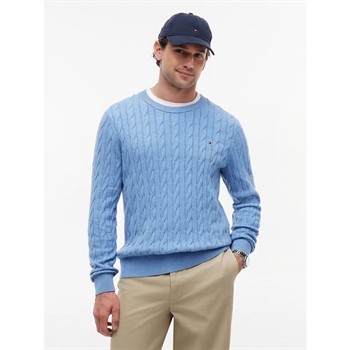 Stilren lyseblå crew neck strik fra Tommy Hilfiger med logo