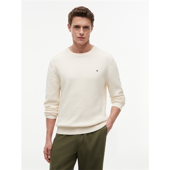 Smart struktureret crew neck strik i beige fra Tommy Hilfiger med logo