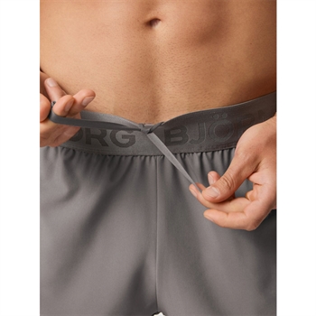 Short sports shorts fra Björn Borg med logo i grå