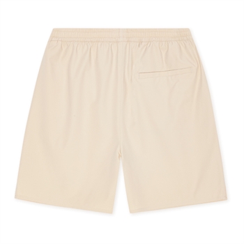 Moderne shorts i sandfarve fra Les Deux