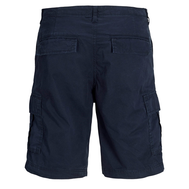 Mørkeblå cargo shorts med lårlommer fra Jack & Jones.