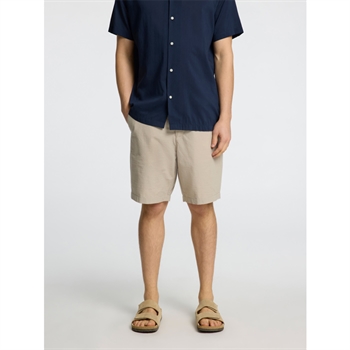 Lækre sommer shorts i sand farve fra Selected