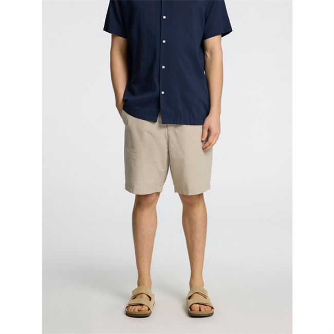 Lækre sommer shorts i sand farve fra Selected