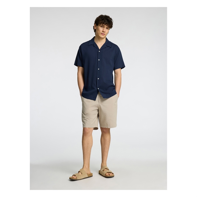 Lækre sommer shorts i sand farve fra Selected