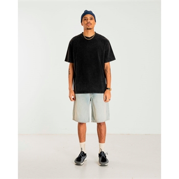 Den helt rigtige lyseblå denim shorts i loose fit fra Woodbird