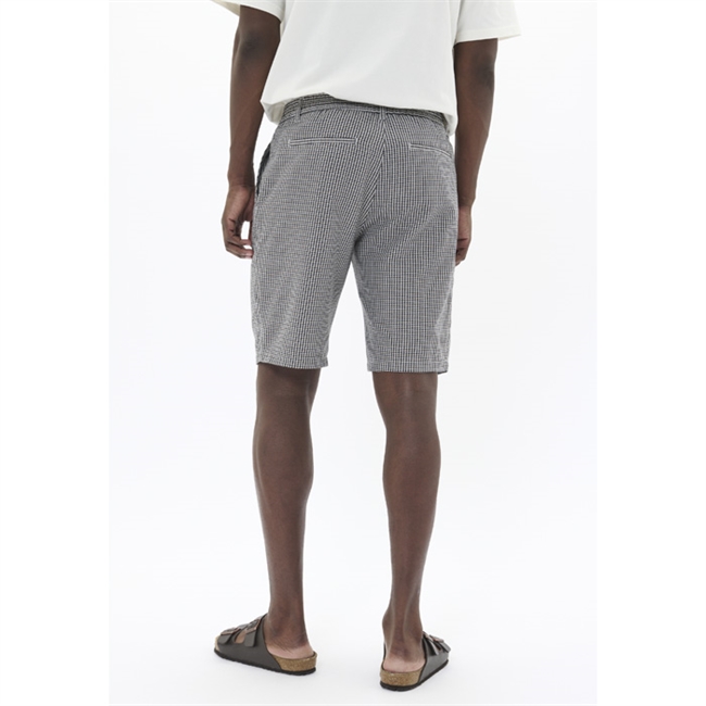 Lækre ternet shorts i hvid fra Matinique