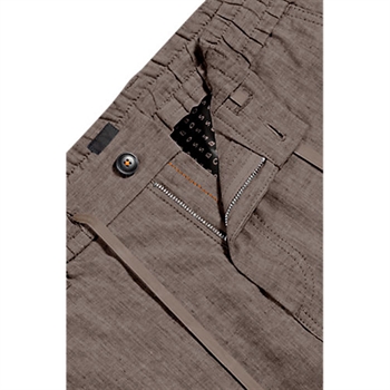 Chino tapered hør shorts i lysegrå fra BOSS