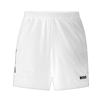 Lækker let hvid shorts fra BOSS med ikoniske striber ned langs siden og logo.