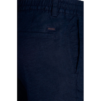 Stilrene shorts i mørkeblå fra BOSS