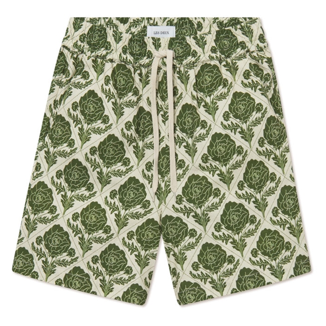 Lækre shorts i grønt retro blomsterprint fra Les Deux